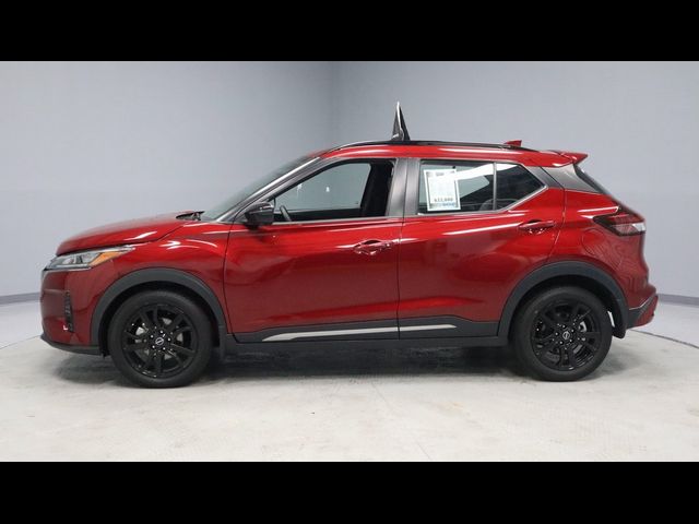 2022 Nissan Kicks SR