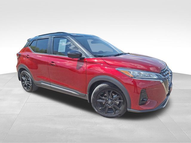 2022 Nissan Kicks SR