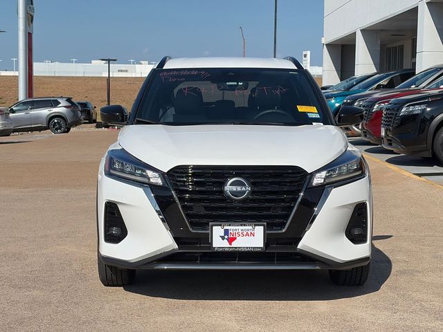 2022 Nissan Kicks SR