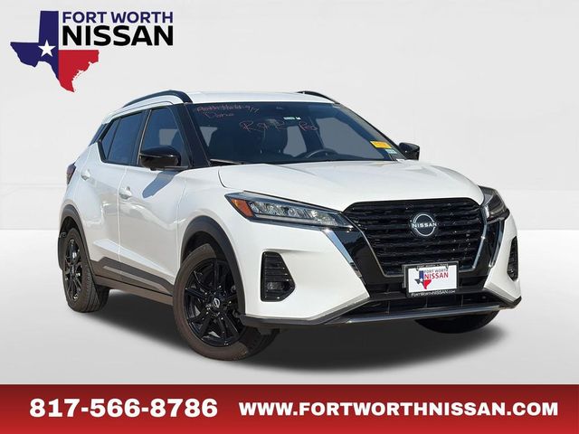 2022 Nissan Kicks SR
