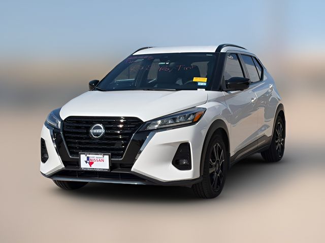 2022 Nissan Kicks SR