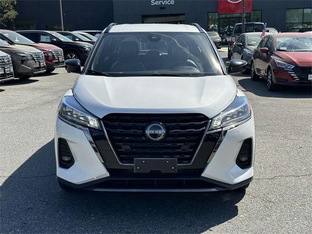 2022 Nissan Kicks SR
