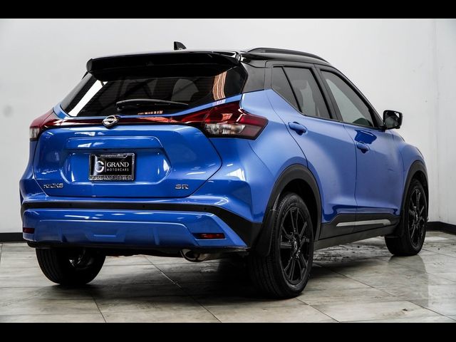 2022 Nissan Kicks SR