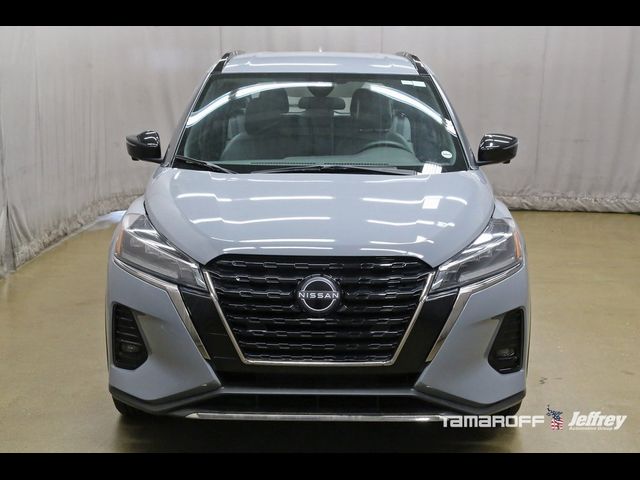 2022 Nissan Kicks SR