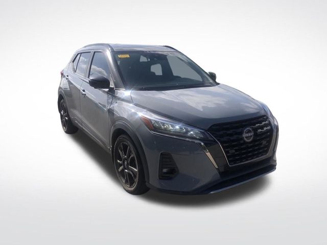 2022 Nissan Kicks SR