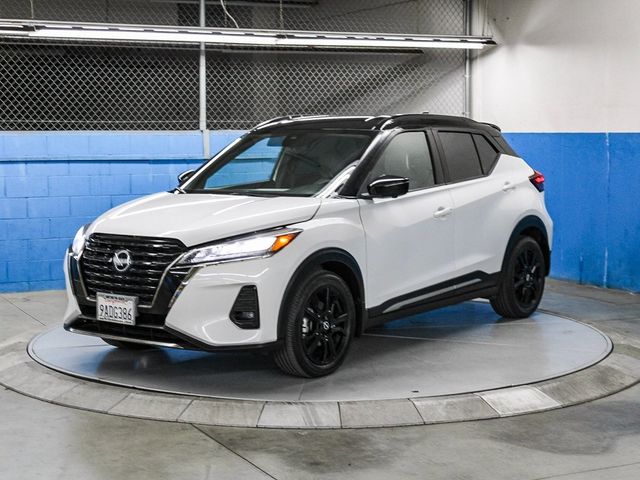 2022 Nissan Kicks SR