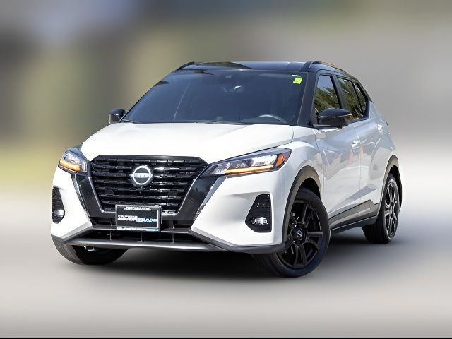 2022 Nissan Kicks SR