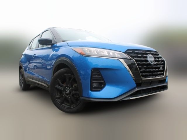 2022 Nissan Kicks SR