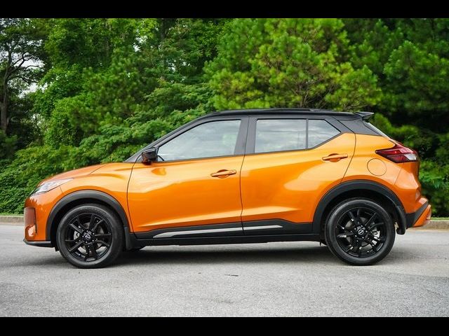 2022 Nissan Kicks SR