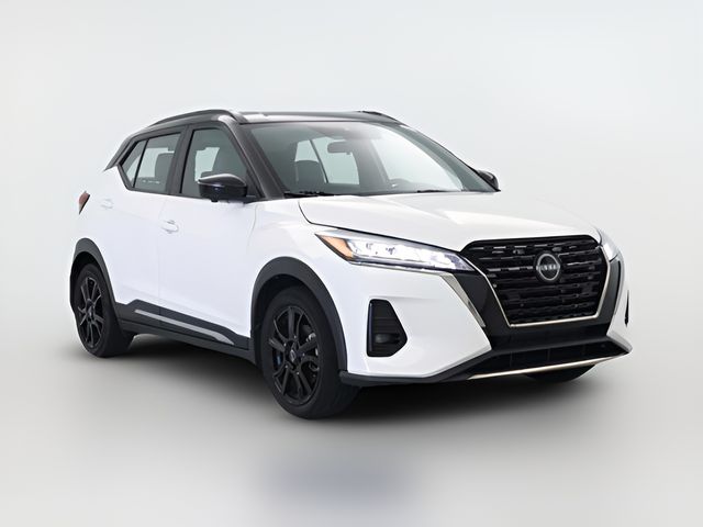 2022 Nissan Kicks SR