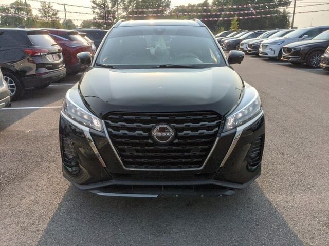 2022 Nissan Kicks SR