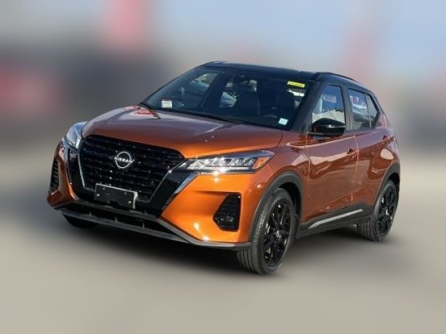 2022 Nissan Kicks SR