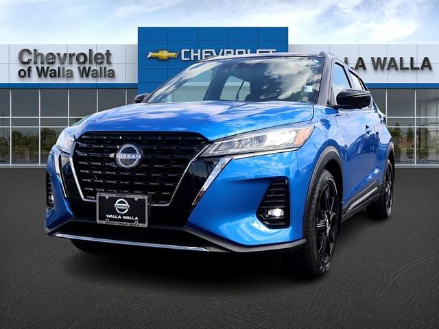 2022 Nissan Kicks SR