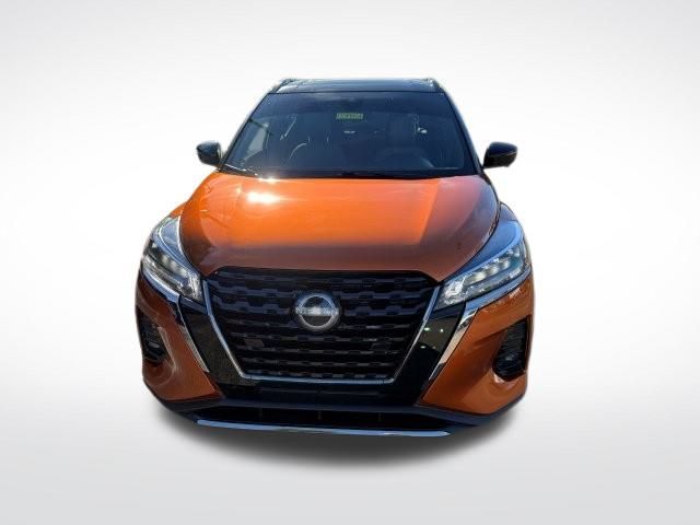 2022 Nissan Kicks SR