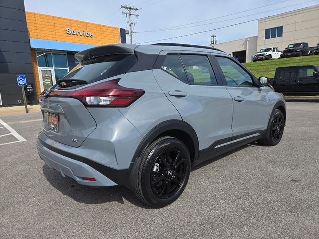 2022 Nissan Kicks SR