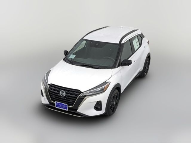 2022 Nissan Kicks SR