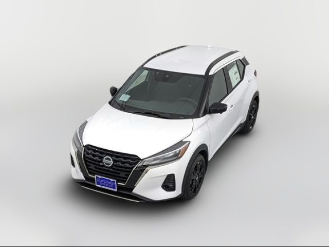 2022 Nissan Kicks SR