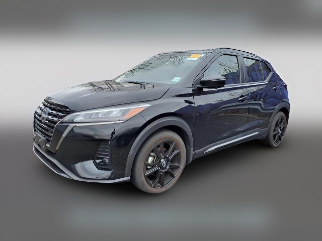 2022 Nissan Kicks SR