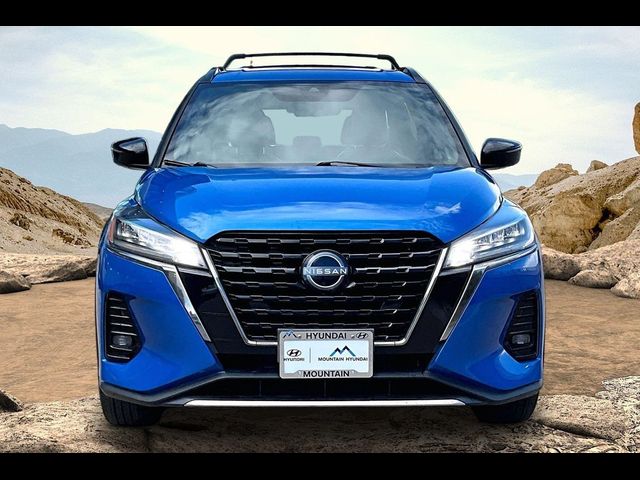 2022 Nissan Kicks SR