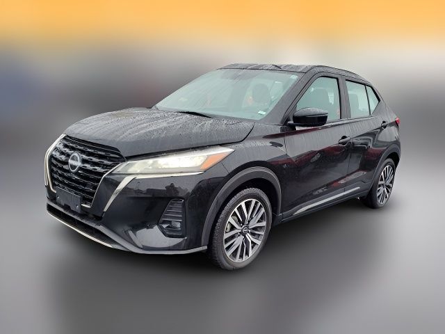 2022 Nissan Kicks SR