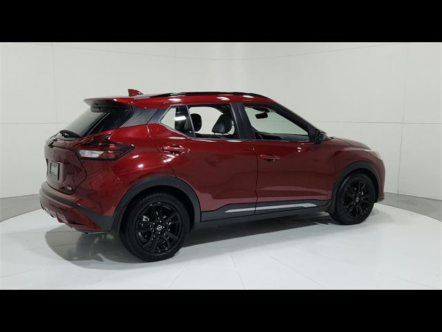 2022 Nissan Kicks SR