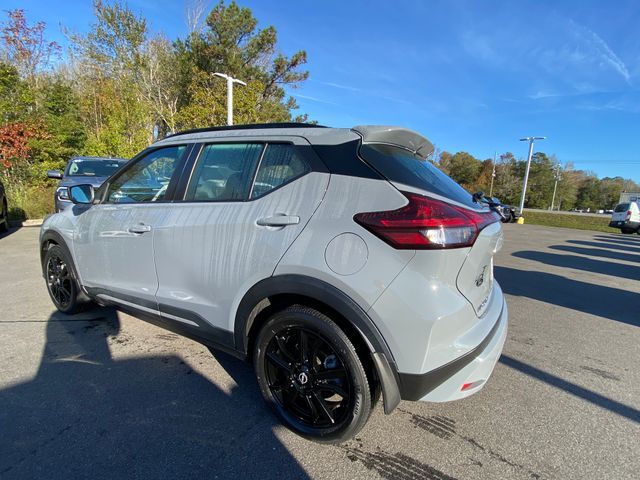 2022 Nissan Kicks SR