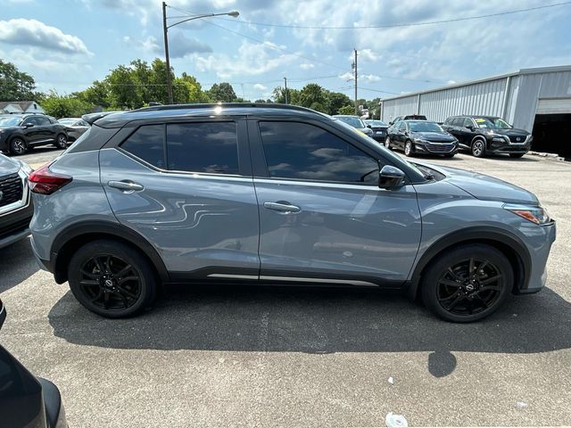 2022 Nissan Kicks SR