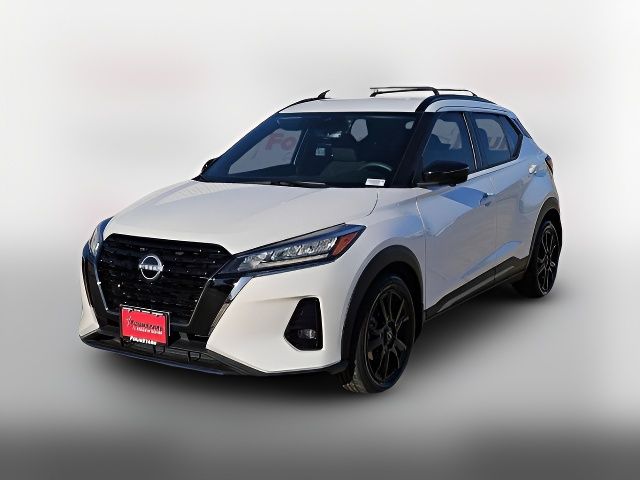 2022 Nissan Kicks SR