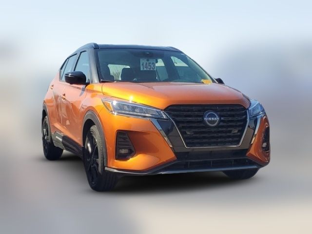 2022 Nissan Kicks SR