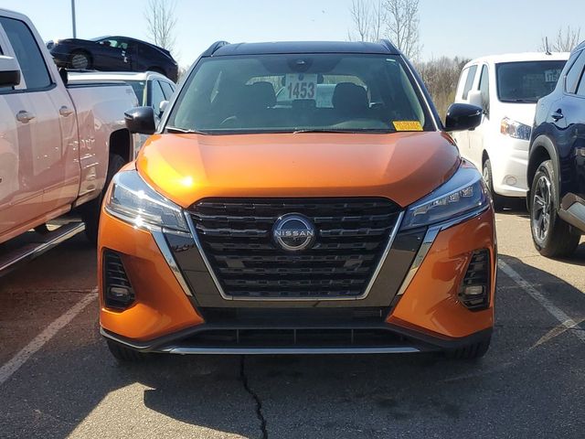2022 Nissan Kicks SR