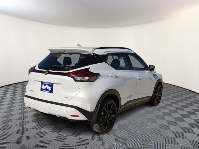 2022 Nissan Kicks SR