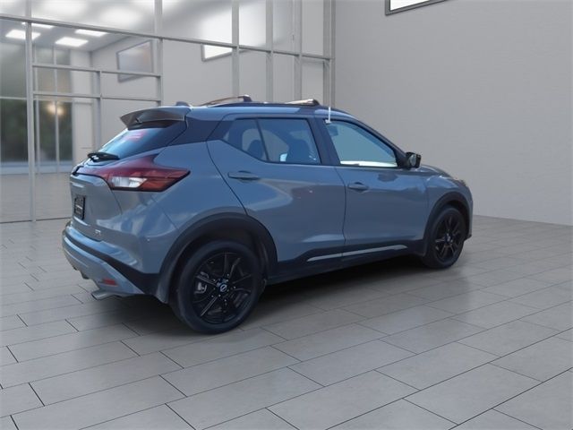 2022 Nissan Kicks SR