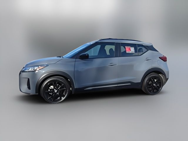 2022 Nissan Kicks SR