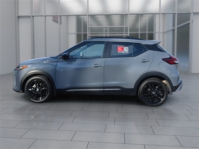 2022 Nissan Kicks SR