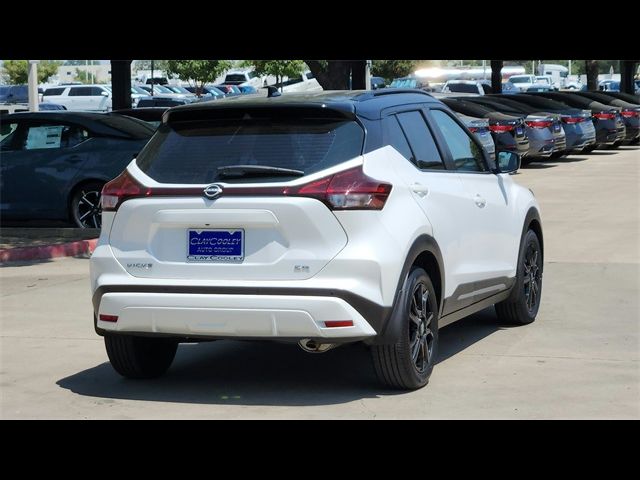 2022 Nissan Kicks SR