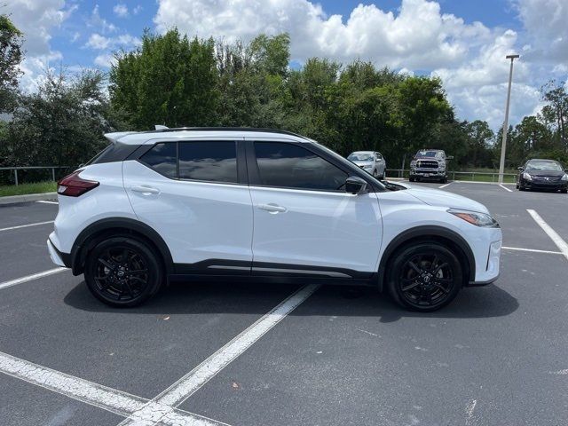 2022 Nissan Kicks SR