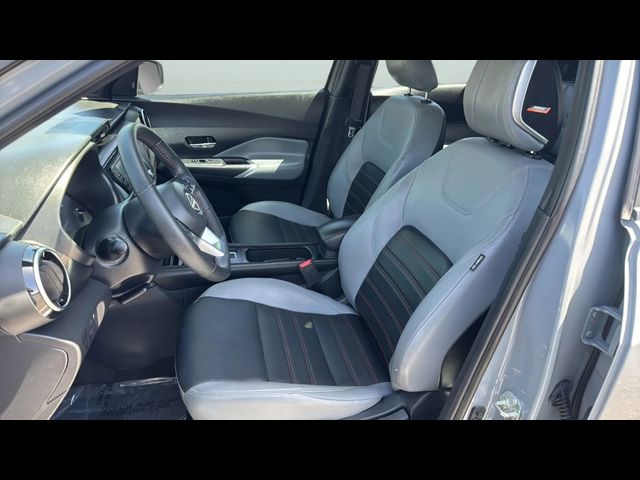 2022 Nissan Kicks SR