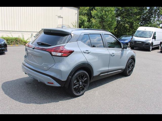 2022 Nissan Kicks SR