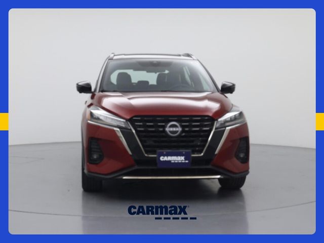 2022 Nissan Kicks SR