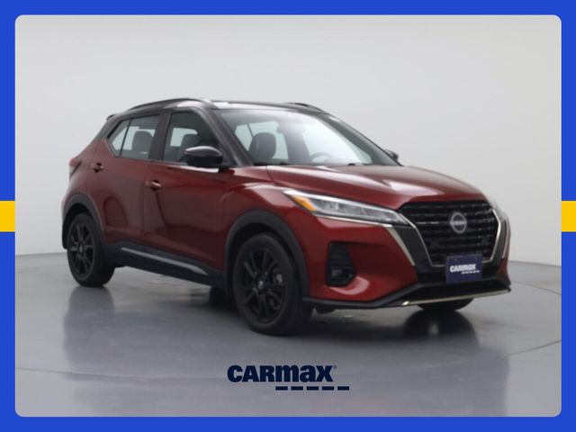 2022 Nissan Kicks SR