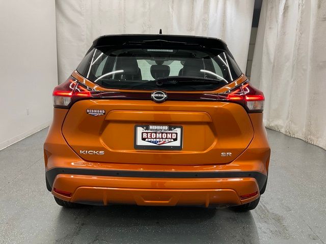 2022 Nissan Kicks SR