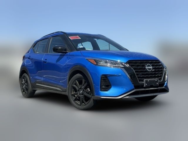 2022 Nissan Kicks SR