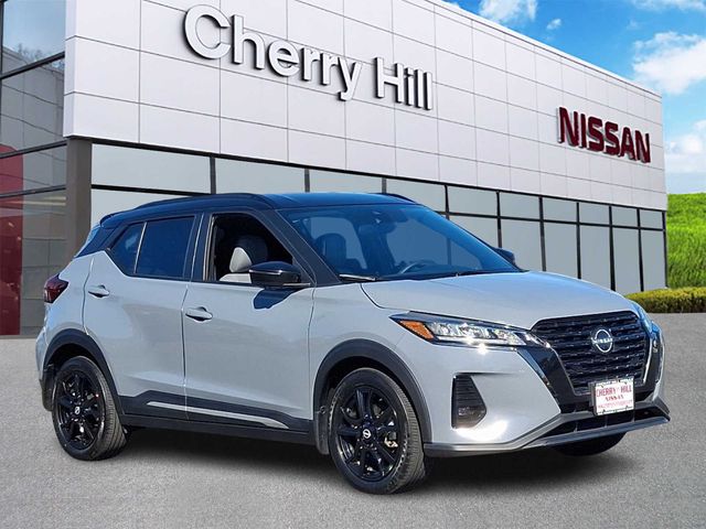 2022 Nissan Kicks SR