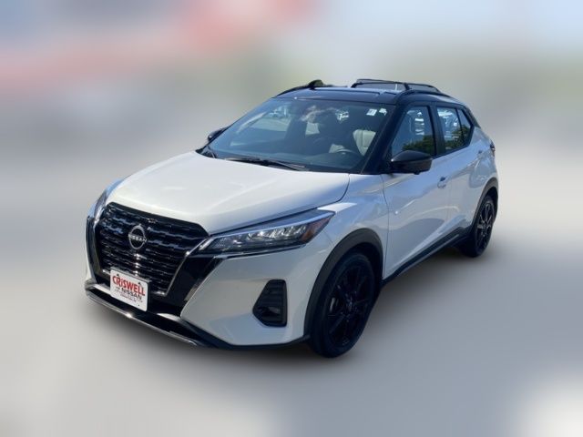2022 Nissan Kicks SR