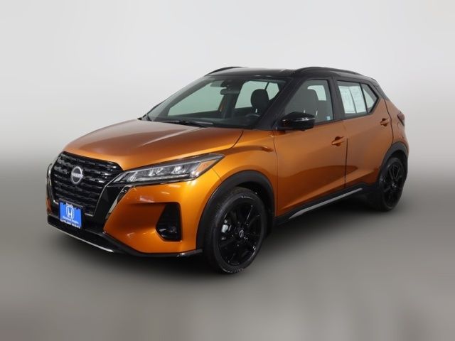 2022 Nissan Kicks SR
