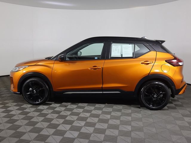 2022 Nissan Kicks SR