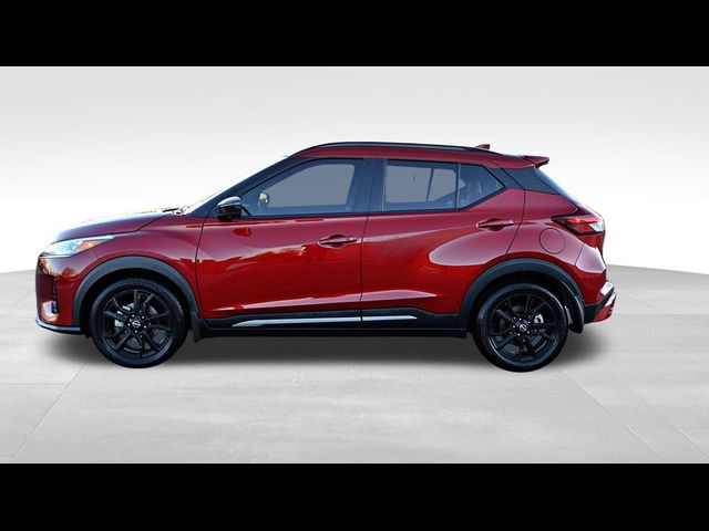 2022 Nissan Kicks SR