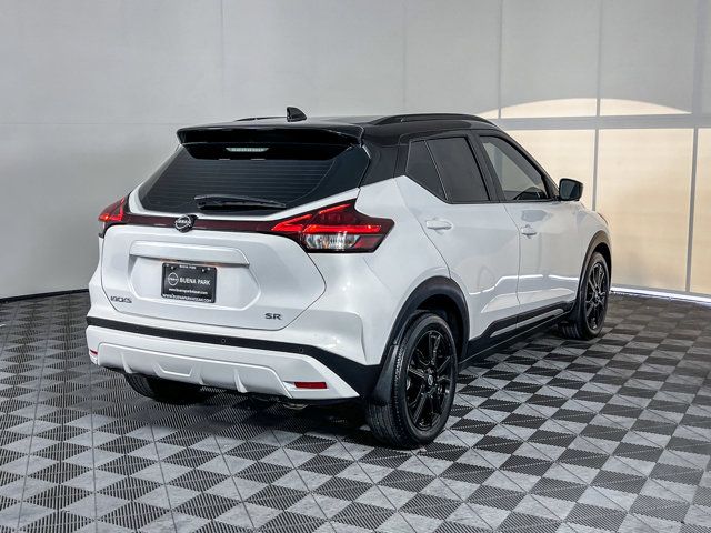 2022 Nissan Kicks SR