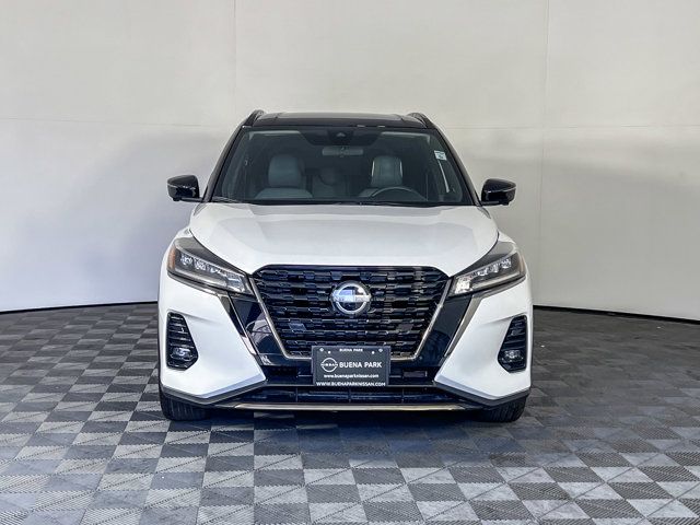 2022 Nissan Kicks SR