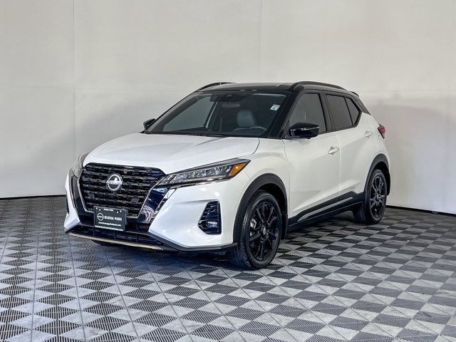 2022 Nissan Kicks SR